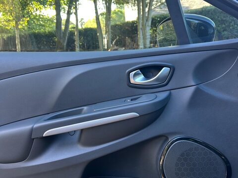 Renault Clio 0.9 TCe Iconic 25 Nav Euro 6 (s/s) 5dr 31