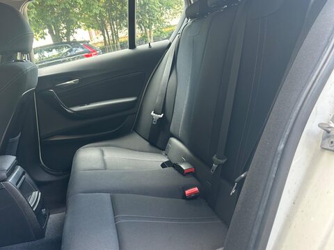 BMW 1 Series 2.0 120d Sport Auto Euro 6 (s/s) 5dr 26