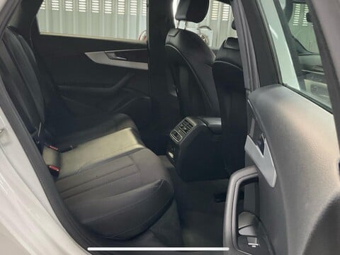 Audi A4 2.0 TDI ultra S line Euro 6 (s/s) 4dr 5