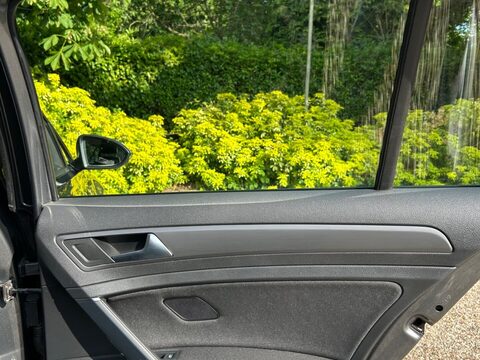 Volkswagen Golf 1.0 TSI SE Euro 6 (s/s) 5dr 23