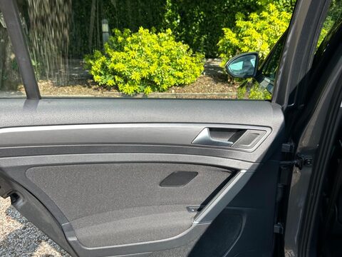 Volkswagen Golf 1.0 TSI SE Euro 6 (s/s) 5dr 24