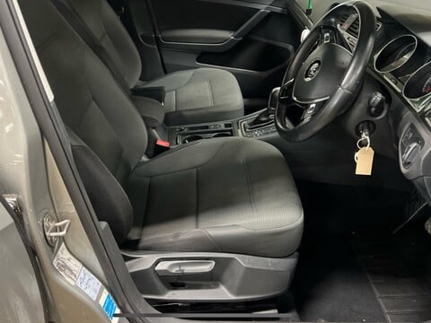 Volkswagen Golf 1.4 TSI BlueMotion Tech SE Nav DSG Euro 6 (s/s) 5dr 4