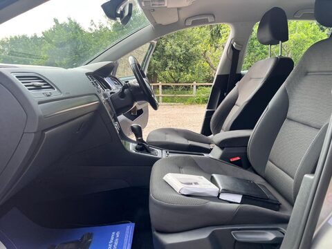 Volkswagen Golf 1.4 TSI BlueMotion Tech SE Nav DSG Euro 6 (s/s) 5dr 28