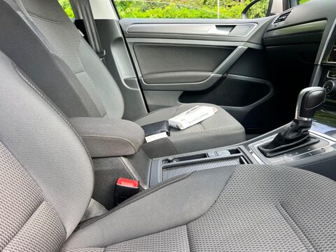 Volkswagen Golf 1.4 TSI BlueMotion Tech SE Nav DSG Euro 6 (s/s) 5dr 27