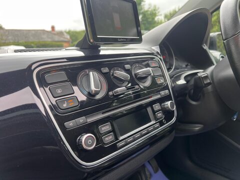 Volkswagen Up 1.0 High up! Euro 6 3dr 15