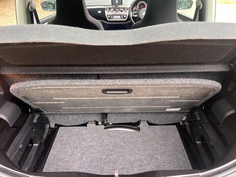 Volkswagen Up 1.0 High up! Euro 6 3dr 39