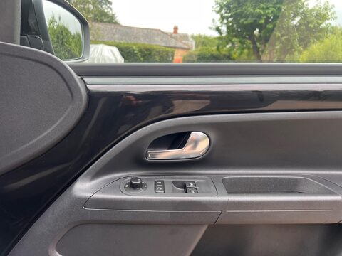 Volkswagen Up 1.0 High up! Euro 6 3dr 37