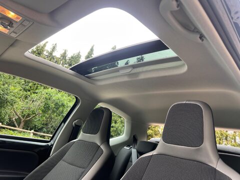 Volkswagen Up 1.0 High up! Euro 6 3dr 40