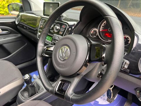 Volkswagen Up 1.0 High up! Euro 6 3dr 25