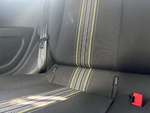 Volkswagen Up 1.0 Street up! Euro 6 3dr 22