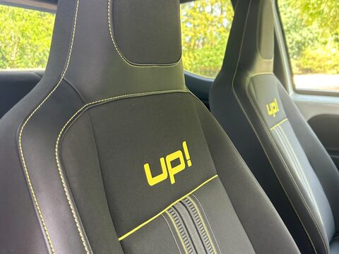 Volkswagen Up 1.0 Street up! Euro 6 3dr 16
