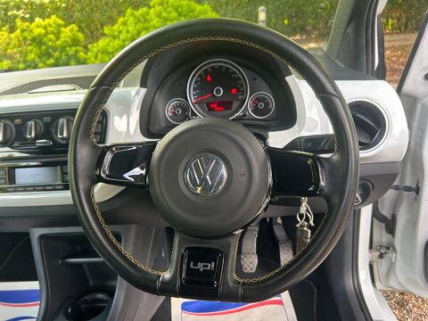 Volkswagen Up 1.0 Street up! Euro 6 3dr 36