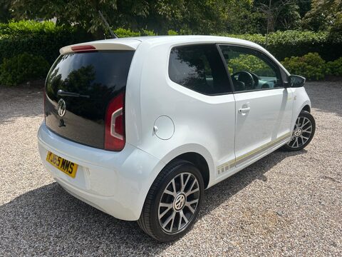 Volkswagen Up 1.0 Street up! Euro 6 3dr 10