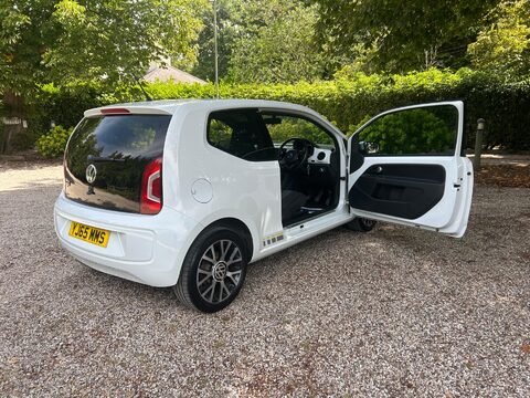 Volkswagen Up 1.0 Street up! Euro 6 3dr 11