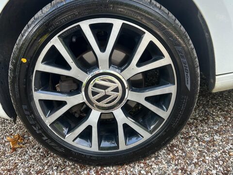 Volkswagen Up 1.0 Street up! Euro 6 3dr 30