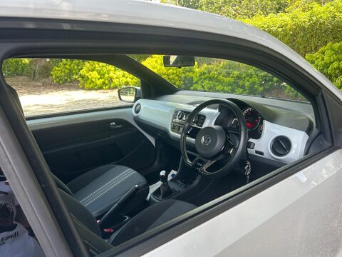 Volkswagen Up 1.0 Street up! Euro 6 3dr 13
