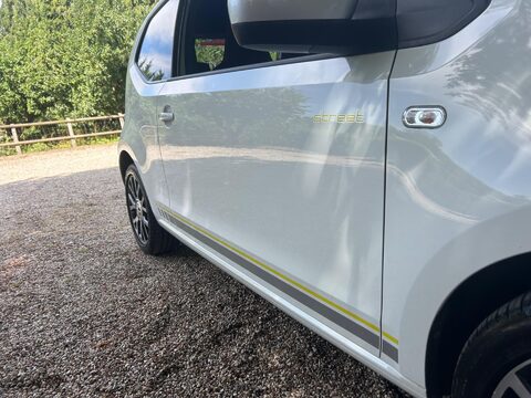 Volkswagen Up 1.0 Street up! Euro 6 3dr 50