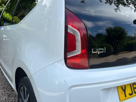 Volkswagen Up 1.0 Street up! Euro 6 3dr 48