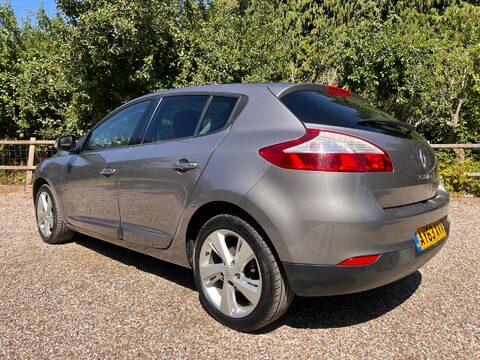 Renault Megane 1.5 dCi Dynamique TomTom Euro 5 (s/s) 5dr 4
