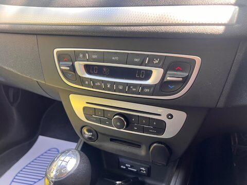 Renault Megane 1.5 dCi Dynamique TomTom Euro 5 (s/s) 5dr 28