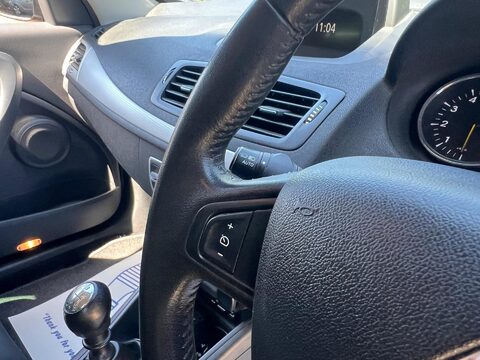 Renault Megane 1.5 dCi Dynamique TomTom Euro 5 (s/s) 5dr 27