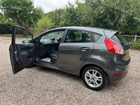 Ford Fiesta 1.25 Zetec Euro 6 5dr 5