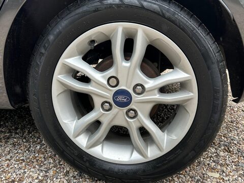 Ford Fiesta 1.25 Zetec Euro 6 5dr 29