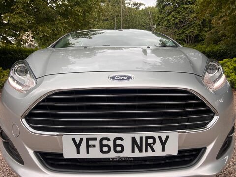 Ford Fiesta 1.25 Zetec Euro 6 3dr 27