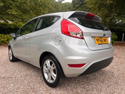 Ford Fiesta 1.25 Zetec Euro 6 3dr 4