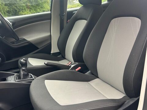 SEAT Ibiza 1.4 Toca Euro 5 5dr 37