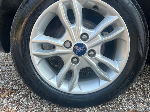 Ford Fiesta 1.25 Zetec Euro 6 3dr 29