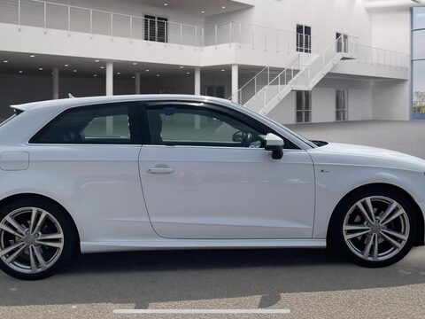Audi A3 1.4 TFSI S line Euro 6 (s/s) 3dr 5