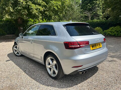 Audi A3 1.5 TFSI CoD Sport Euro 6 (s/s) 3dr 4