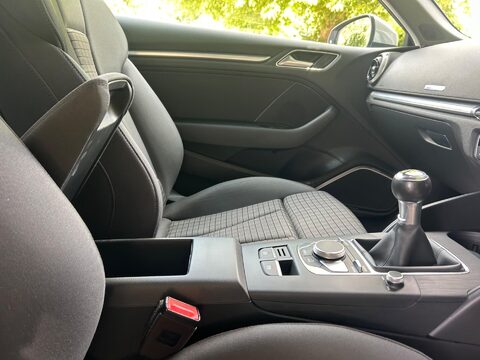 Audi A3 1.5 TFSI CoD Sport Euro 6 (s/s) 3dr 39
