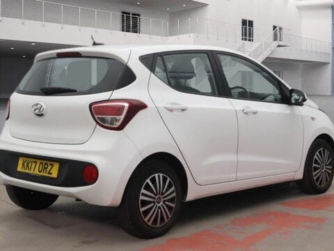 Hyundai i10 1.0 SE Euro 6 5dr 3