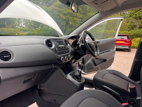 Hyundai i10 1.0 SE Euro 6 5dr 13