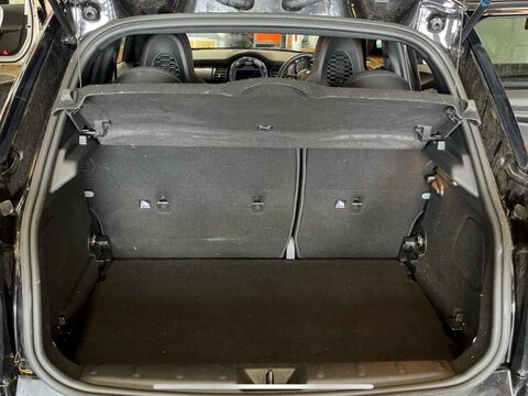 Mini Hatch 1.5 Cooper Sport Steptronic Euro 6 (s/s) 5dr 8