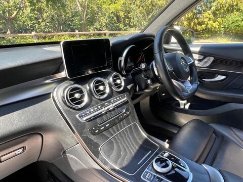 Mercedes-Benz GLC 2.0 GLC250 AMG Line (Premium) G-Tronic 4MATIC Euro 6 (s/s) 5dr 12
