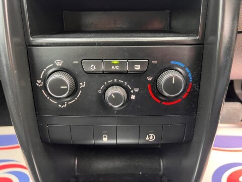 Peugeot 207 1.4 16V S 2 Tronic Euro 4 5dr (A/C) 19