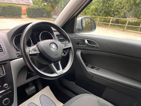 Skoda Yeti 1.2 TSI SE Outdoor DSG Euro 6 (s/s) 5dr 29