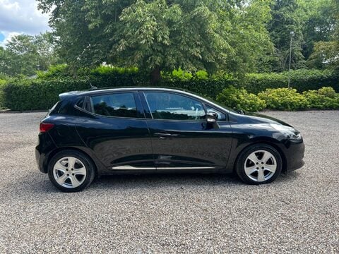 Renault Clio 1.5 dCi Dynamique MediaNav Euro 5 (s/s) 5dr 9