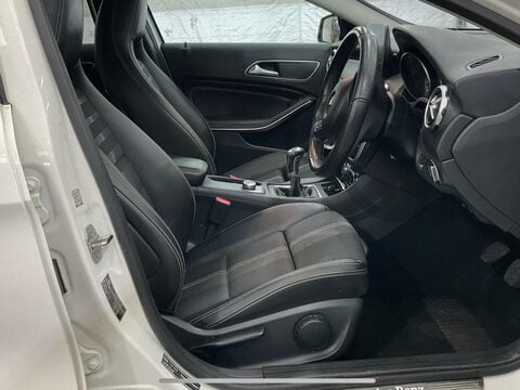 Mercedes-Benz GLA 1.6 GLA180 Urban Edition Euro 6 (s/s) 5dr 18