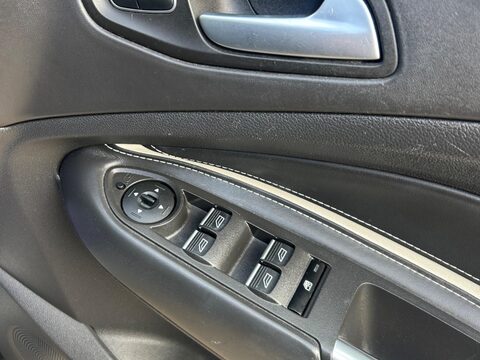 Ford Kuga 2.0 TDCi EcoBlue Vignale Euro 6 (s/s) 5dr 33