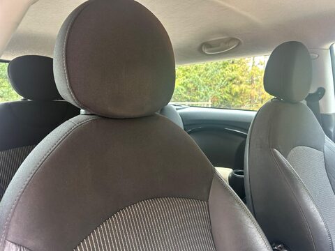Mini Clubman 1.6 Cooper Steptronic Euro 4 5dr 21