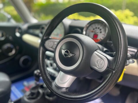 Mini Clubman 1.6 Cooper Steptronic Euro 4 5dr 38