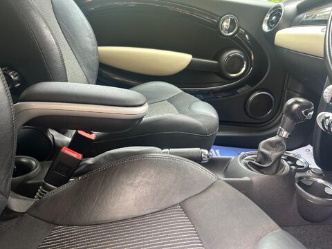 Mini Clubman 1.6 Cooper Steptronic Euro 4 5dr 24