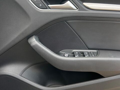 Audi A3 1.5 TFSI CoD S line Sportback Euro 6 (s/s) 5dr 33