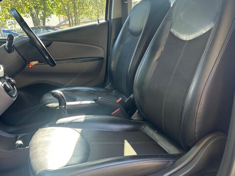 Vauxhall Viva 1.0i SL Euro 6 5dr 46