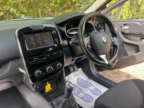 Renault Clio 1.2 16V Dynamique MediaNav Euro 5 5dr 8