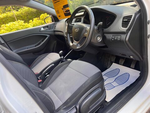Hyundai i20 1.2 SE Euro 6 5dr 14
